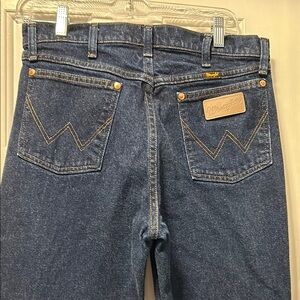 Wrangler Blue Straight Jeans with Timeless Appeal